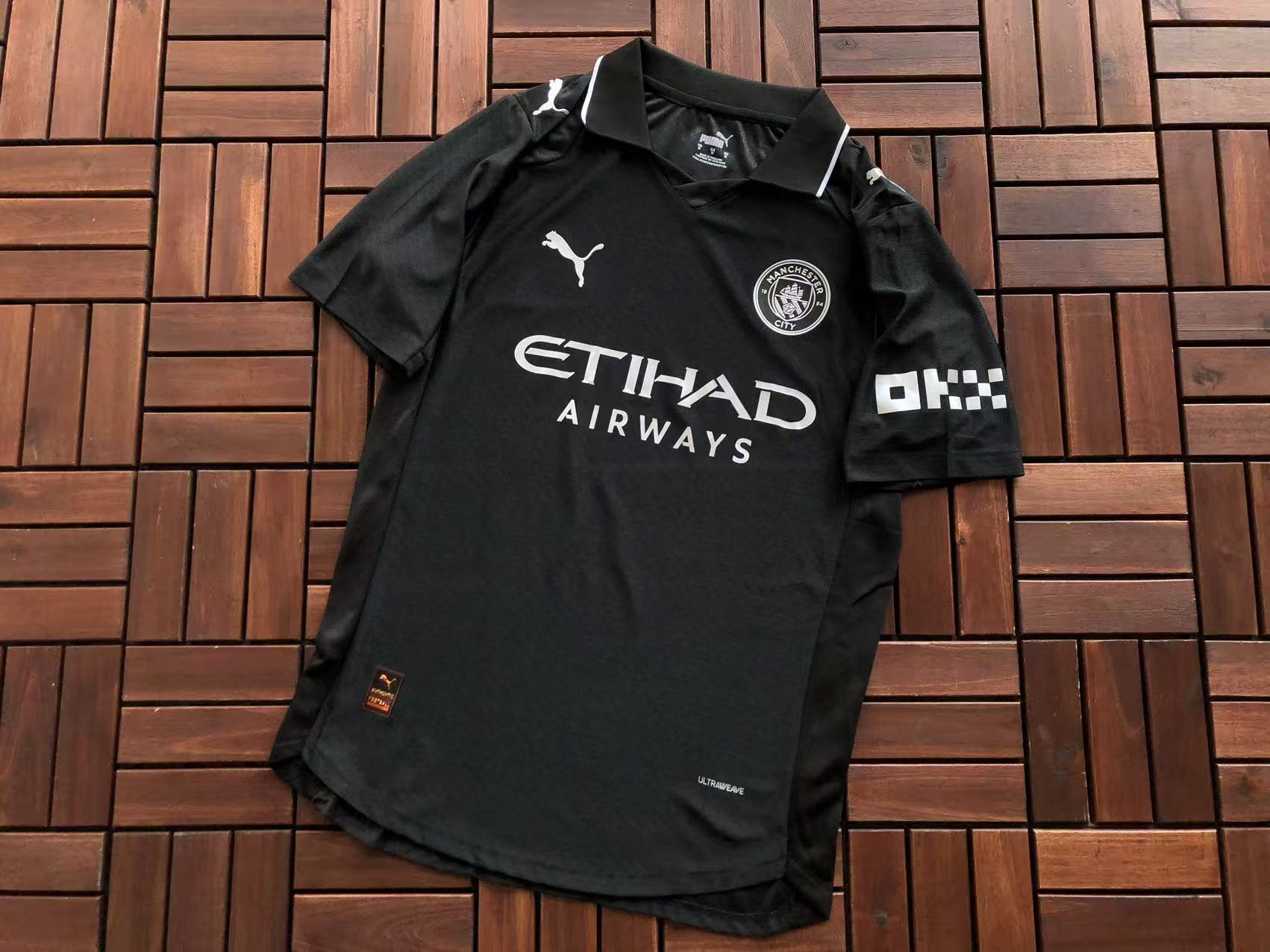 Manchester City 25/26 Second Jersey