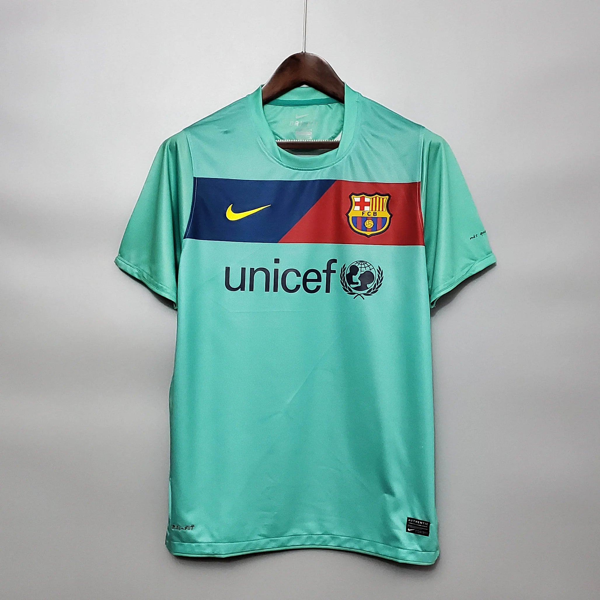 Retro Barcelona 10/11 Away Jersey